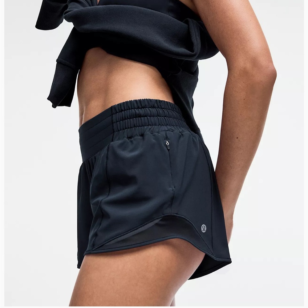 Lululemon hotty hot shorts, Sz 6